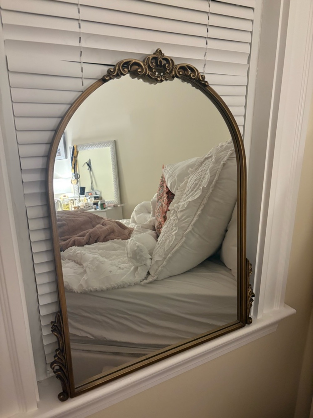 Antique-Style Arch Wall Mirror in Dark Gold Finish